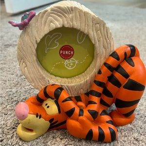 Vintage Tigger round photo frame